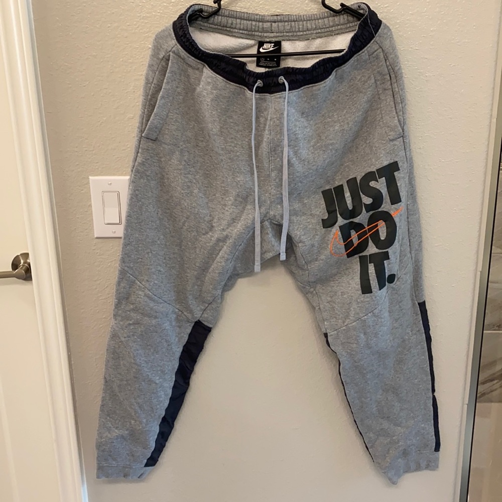 Super comfy NIKE gray sweats with drawstring tie.